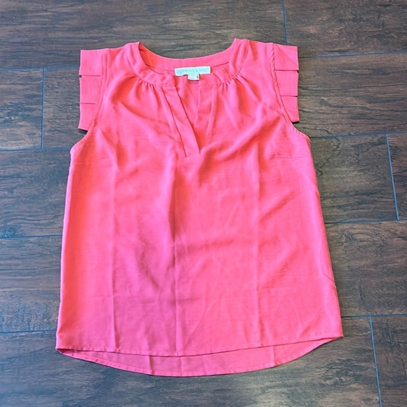 Monteau Tops - Super cute pink ruffle tank, size small